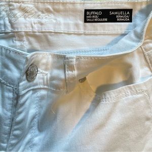Buffalo Bermuda shorts, white, size 8